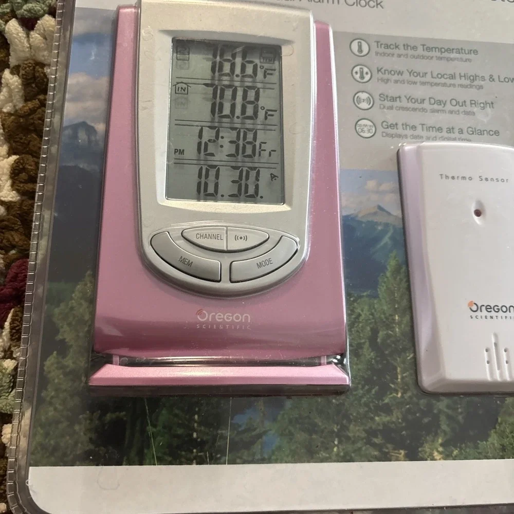 Oregon Scientific RAR188 Wireless Indoor Outdoor Thermometer Alarm Clock NEW NOS